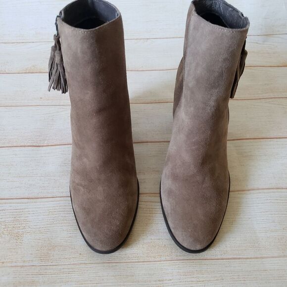 Born Ervine Suede Leather Tassel Ankle Boot Booties Women's Size 9M - Picture 11 of 16